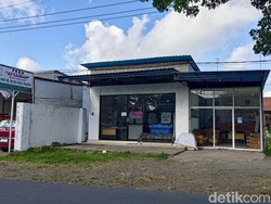 Geledah Rumah Terduga Teroris di Banyuwangi, Densus 88 Bawa Buku-Dokumen