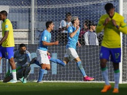 Piala Dunia U-20 2023 nyaris digelar di Indonesia. Namun, keberadaan Timnas Israel U-20 memicu hilangnya status tuan rumah Tanah Air. Masifnya protes dari beberapa pihak terkait keberadaan Israel, memicu hilangnya status tuan rumah yang sudah dikantongi Indonesia. FIFA lantas memidahkan lokasi pertandingan Piala Dunia U-20 2023 ke Argentina.   