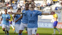 Di babak 16 besar, Israel kembali menang dramatis dengan membungkam Uzbekistan lewat gol Khalaili di injury time. Dewi Fortuna kembali menaungi Israel di babak delapan besar. AP/Ricardo Mazalan  
