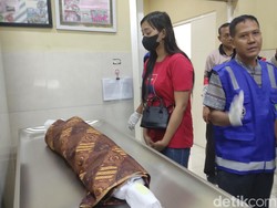 Ratapan Menyayat Hati Ibu Balita yang Tewas Dianiaya Pengasuh di Sidoarjo