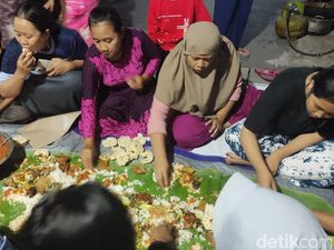 Syukuran, Tetangga Harap Masriah Penyiram Tinja Insaf Usai Dipenjara Syukuran, Tetangga Harap Masriah Penyiram Tinja Insaf Usai Dipenjara