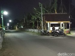 Kekagetan Warga Saat Densus Tangkap Terduga Teroris di Tulungagung