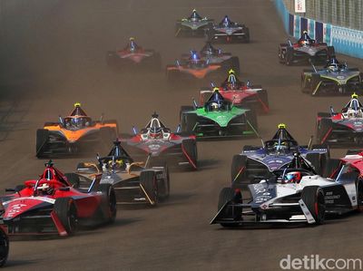 Wusss... Serunya Balapan Formula E Jakarta 2023 Seri 11