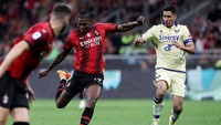 Rafael Leao. Tebusan 28 juta euro diberikan Milan ke Lille pada 2019 untuk menggaet Rafael Leao yang kini sudah menjalani 163 laga bersama klub Italia itu. Foto: Getty Images/Marco Luzzani