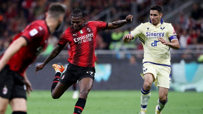 1495945629 MILAN, ITALY - JUNE 04: Rafael Leao of AC Milan scores their sides second goal during the Serie A match between AC MIlan and Hellas Verona at Stadio Giuseppe Meazza on June 04, 2023 in Milan, Italy. (Photo by Marco Luzzani/Getty Images)