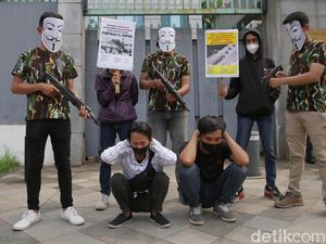 Aksi Mahasiswa Muslim Peringati Tragedi Tiananmen di Kedubes China