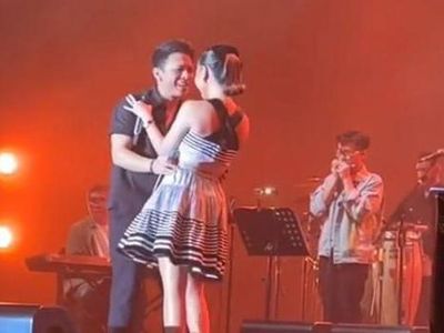 7 Potret Ariel dan BCL di Panggung yang Bikin Baper