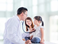 Beri Resep Es Krim untuk Anak yang Sakit Tenggorokan, Dokter Ini Dipecat