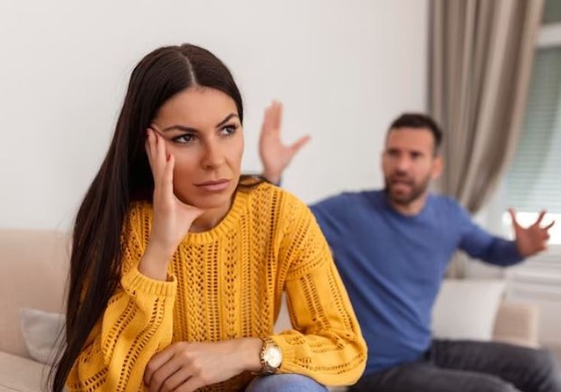 Pasangan kekasih sedang berantem