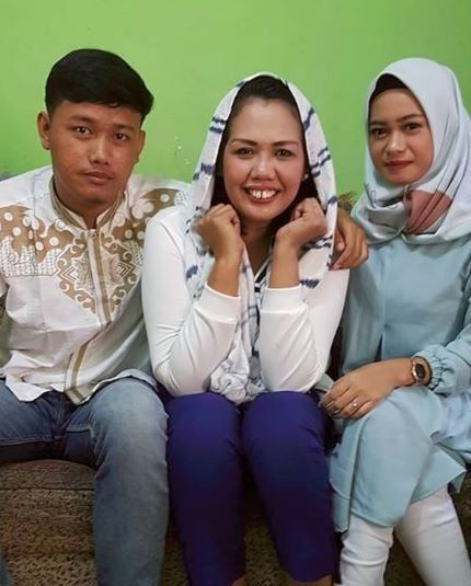 Elly Sugigi dan Anak-anak