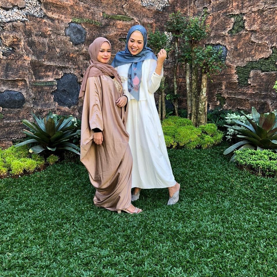 Elly Sugigi dan Anak-anak