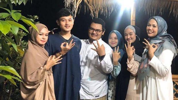 Elly Sugigi dan Anak-anak