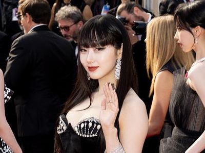 7 Gaya Seksi Giselle aespa Bikin Heboh di Festival Film Cannes, Disebut Anime