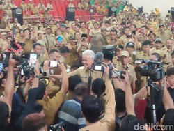 Ganjar Pranowo Kumpulkan Kades Se-Jateng, Begini Arahannya