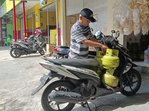 Warga Denpasar Keluhkan Kelangkaan LPG 3 Kg