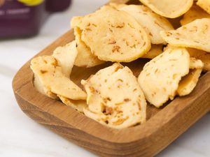 Gurih Renyah Kerupuk Bawang Merah Khas Pangandaran