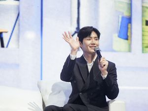 Kim Seon Ho Dikabarkan Bakal Akting Bareng IU dan Park Bo Gum Kim Seon Ho Dikabarkan Bakal Akting Bareng IU dan Park Bo Gum