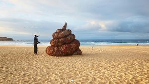 Misteri Pup Raksasa di Pinggir Pantai Terkenal Australia