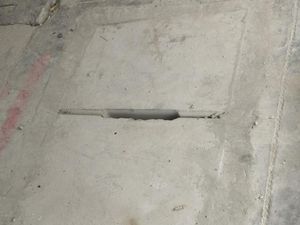 Pengunjung Sempat Terperosok Usai Ruko Makan Jalan di Pluit Dibongkar Pengunjung Sempat Terperosok Usai Ruko Makan Jalan di Pluit Dibongkar