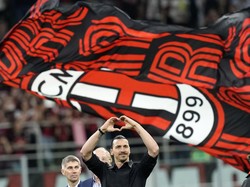 Ibrahimovic mengumumkan pensiun selepas laga AC Milan vs Hellas Verona di San Siro pada pekan terakhir Liga Italia musim ini.  