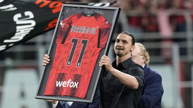 Zlatan Ibrahimovic memutuskan mengakhiri karirnya sebagai pesepakbola. Momen itu disampaikan saat ia pamit dari AC Milan, Senin (5/6/2023) dini hari WIB.
