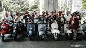 Menhub Dukung Skuter Listrik Konversi di Indonesia