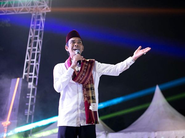 Momen Ribuan Orang Padati Ceramah UAS di Bekasi