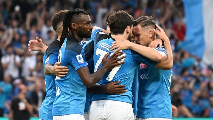 NAPLES, ITALY - JUNE 04: Victor Osimhen of SSC Napoli celebrates with teammates after scoring the teams first goal from a penalty kick during the Serie A match between SSC Napoli and UC Sampdoria at Stadio Diego Armando Maradona on June 04, 2023 in Naples, Italy. (Photo by Francesco Pecoraro/Getty Images)