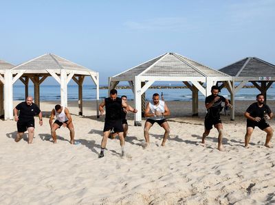 Olahraga di Pantai, Cara Warga Palestina Melepas Penat dari Kota