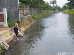 Cerita Warga Kota Malang Terdampak Air PDAM Mati hingga Mandi di Sungai