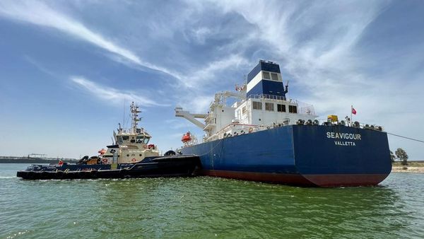 Penampakan Kapal Tanker Mogok di Terusan Suez, Ganggu Pelayaran Dunia