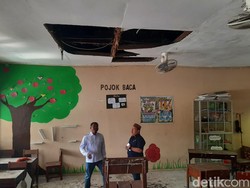 Plafon Kelas SMPN 1 Mejobo Kudus Jebol, Dapat Bantuan tapi...