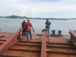 Pekerja di Batam Tewas Kesetrum saat Bersihkan Tangki Kapal Tongkang