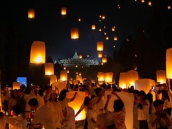 Waisak 2024, Ini Harga Tiket Nonton Festival Lampion di Candi Borobudur