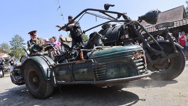 Sangar! Begini Wujud Motor Lapis Baja Raksasa dari Jerman