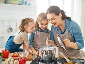 5 Solusi Praktis & Hemat Waktu Siapkan Sarapan Sehat untuk Anak 5 Solusi Praktis & Hemat Waktu Siapkan Sarapan Sehat untuk Anak