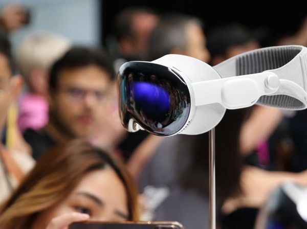 Wujud Apple Vision Pro, Headset Augmented Reality Rp 52 Juta