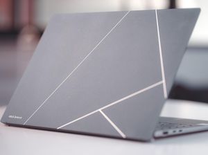 ASUS Zenbook S 13 OLED, Laptop Tipis, Ringan, dan Punya Fitur Lengkap