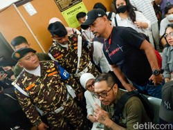 Dikawal Banser, Ayah David Pantau Sidang Mario dandy-Shane