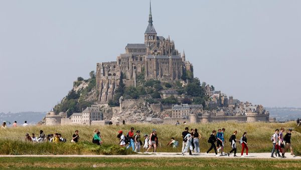 Biara Paling Populer di Prancis Rayakan HUT Ke-1000