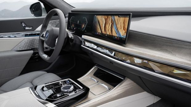 Mobil listrik BMW i7.