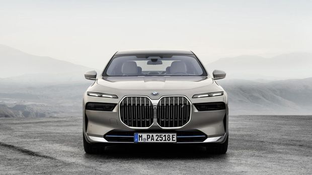 Mobil listrik BMW i7.
