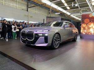 BMW Rilis Seri 7 Rakitan Sunter, Harga Mulai Rp 2,2 Miliaran BMW Rilis Seri 7 Rakitan Sunter, Harga Mulai Rp 2,2 Miliaran