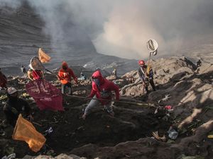 Mengenal Marit dalam Upacara Labuh Sesaji Yadnya Kasada Mengenal Marit dalam Upacara Labuh Sesaji Yadnya Kasada