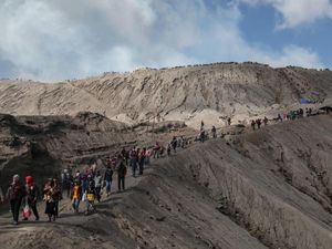 Jadwal Lengkap Yadnya Kasada 2025 Suku Tengger di Bromo Jadwal Lengkap Yadnya Kasada 2025 Suku Tengger di Bromo