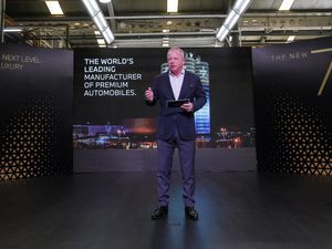 Bos BMW Blak-blakan: Soal Mobil Listrik dan Persaingan Mobil China