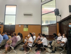 Berkaus Putih, Keluarga Shane Lukas Hadiri Sidang Penganiayaan David