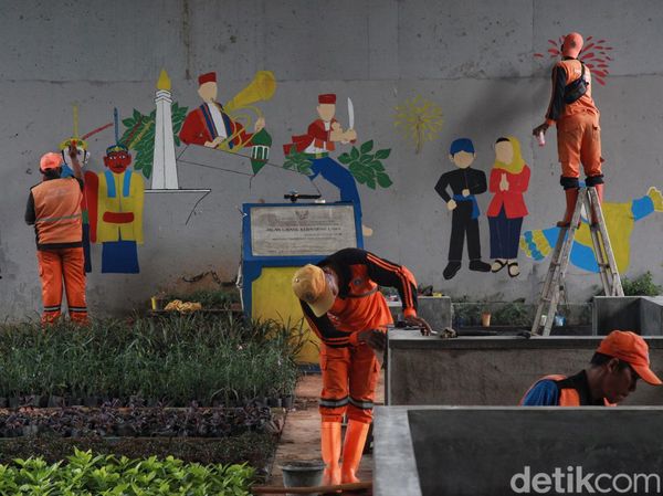 Kreatif Banget, PPSU Sulap Kolong Flyover Kebayoran Lama Lebih Asri