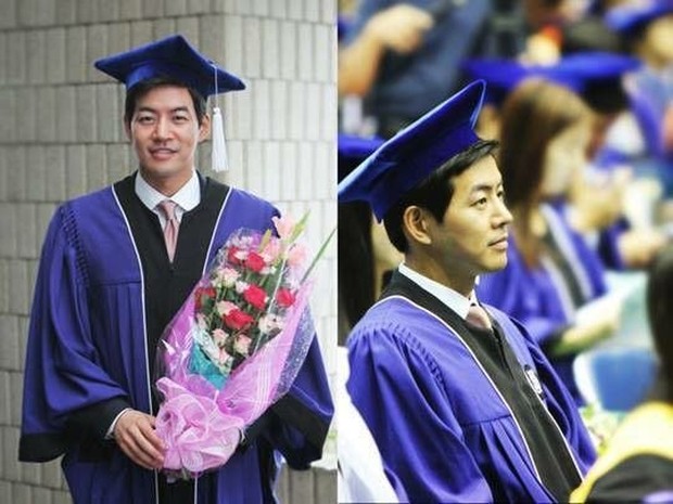Lee Sang Yoon saat kelulusan / Foto: Soompi.com Lee Sang Yoon saat kelulusan / Foto: Soompi.com