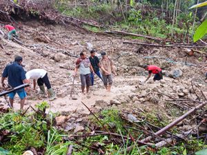 4 Rumah Rusak-Tebing Longsor Imbas Gempa M 5,1 Cianjur 4 Rumah Rusak-Tebing Longsor Imbas Gempa M 5,1 Cianjur